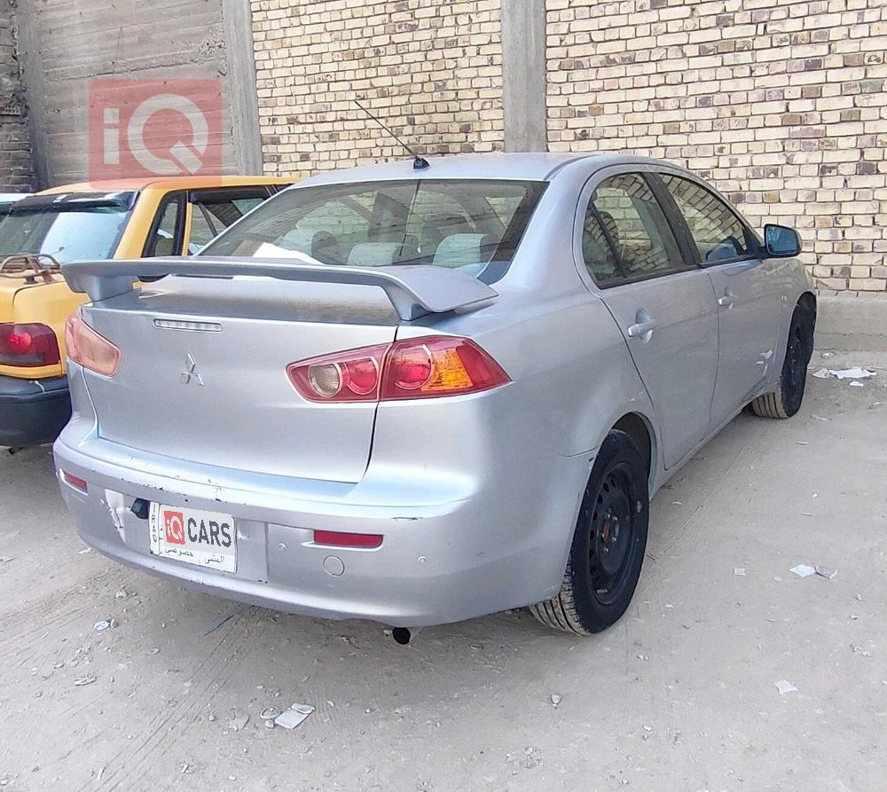 میتسوبیشی لانسەر